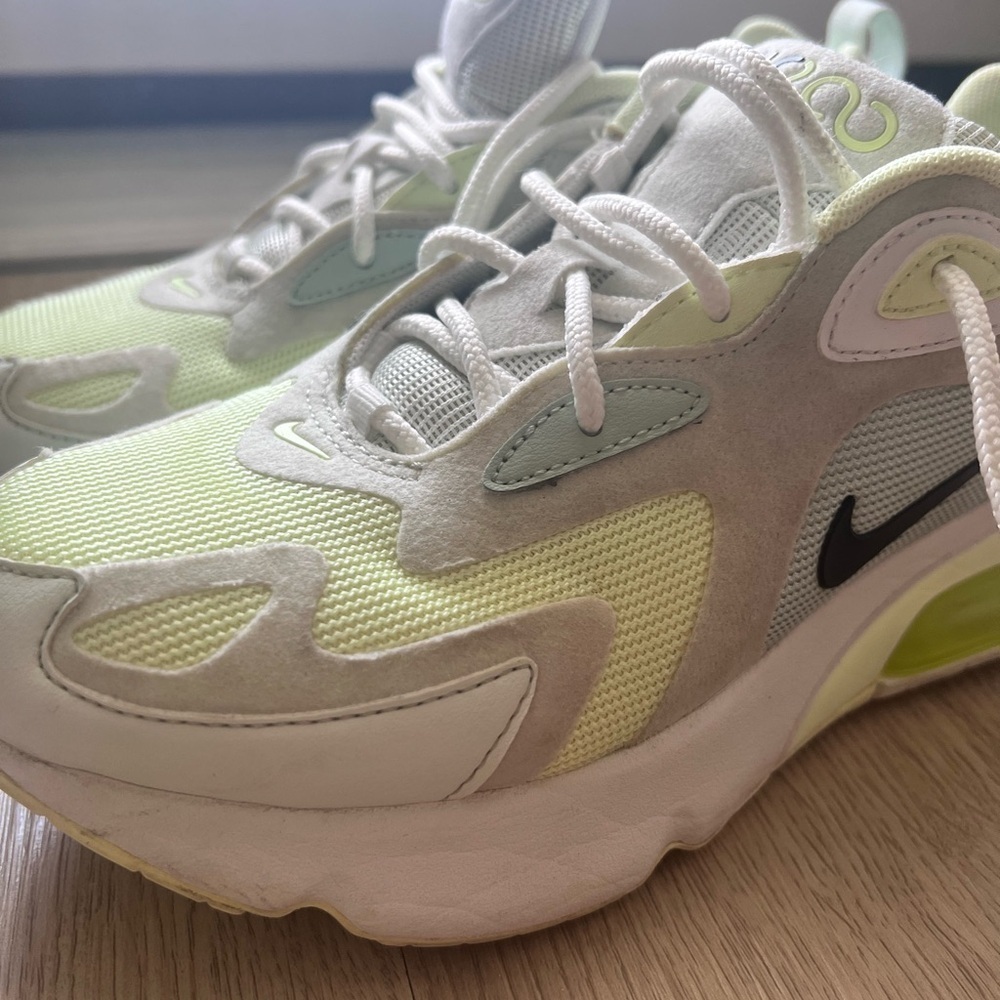 Nike Air Max 200 Pistachio FrostWomen's Sneakers Size 7 - Picture 4 of 10